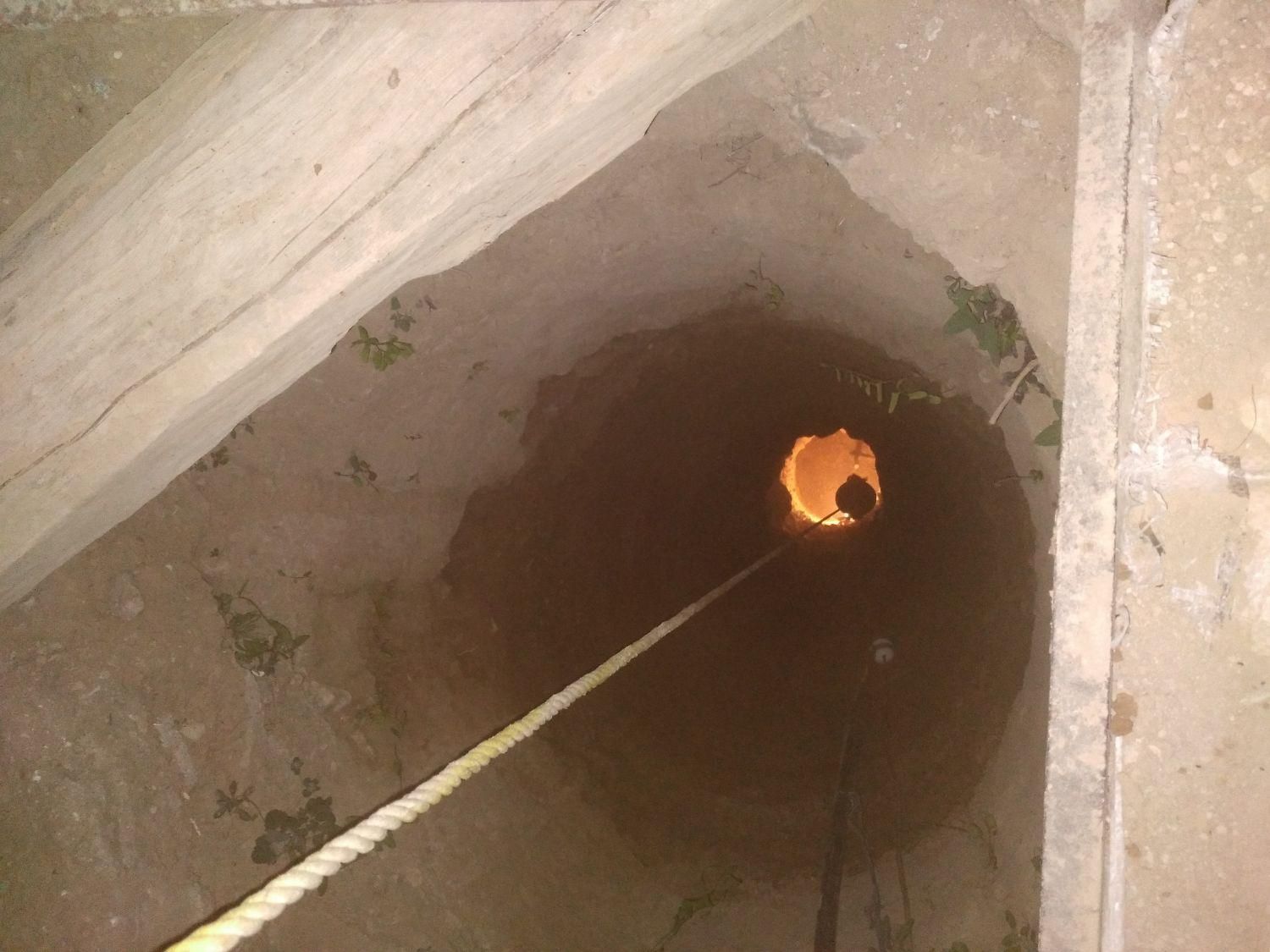 چاه کن ومغنی|خدمات پیشه و مهارت|آشخانه, |دیوار