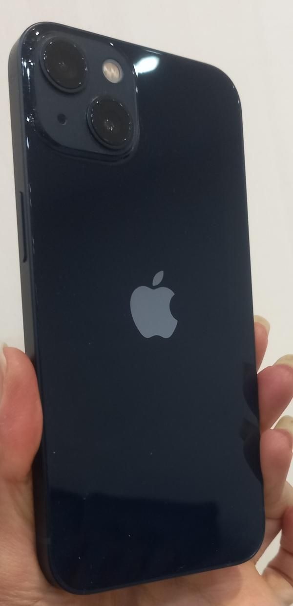 آیفون 13 مشکی 128GB سلامت باتری 100|موبایل|تهران, سنائی|دیوار