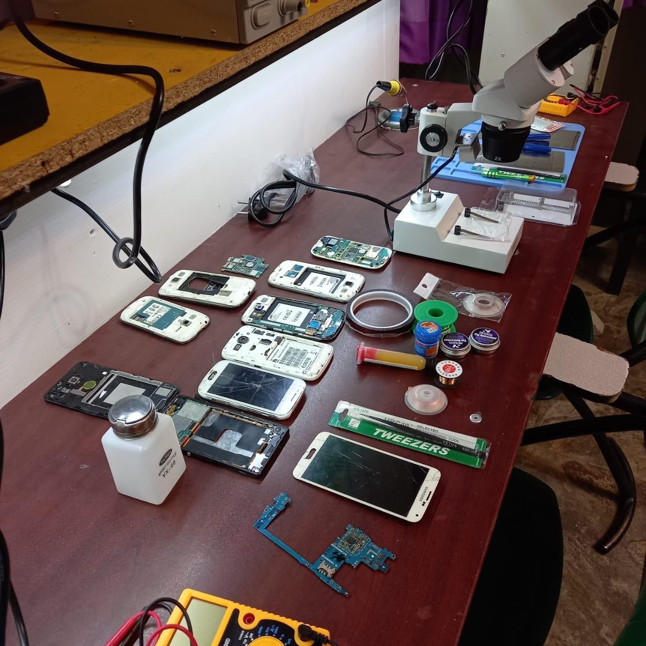 استخدام بانوان و آقایان در زمینه تعمیر موبایل|استخدام رایانه و فناوری اطلاعات|قزوین, |دیوار