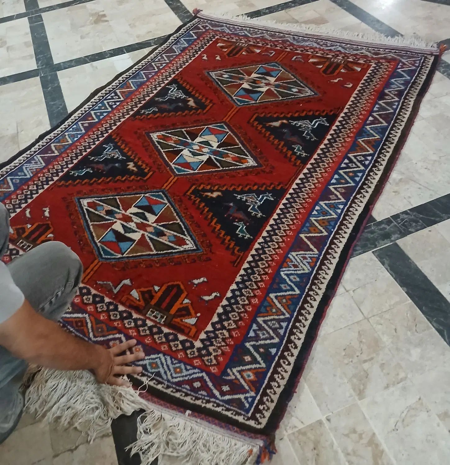 فرش دستباف|فرش|کرج, حسین‌آباد|دیوار