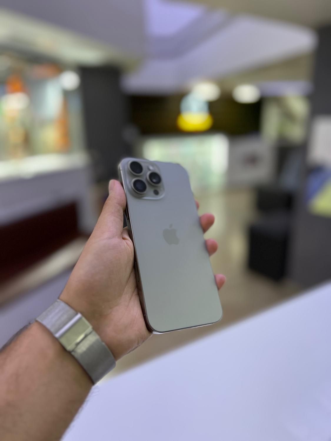 اپل iPhone 16 Pro Max با حافظهٔ ۲۵۶ گیگابایت|موبایل|تبریز, |دیوار