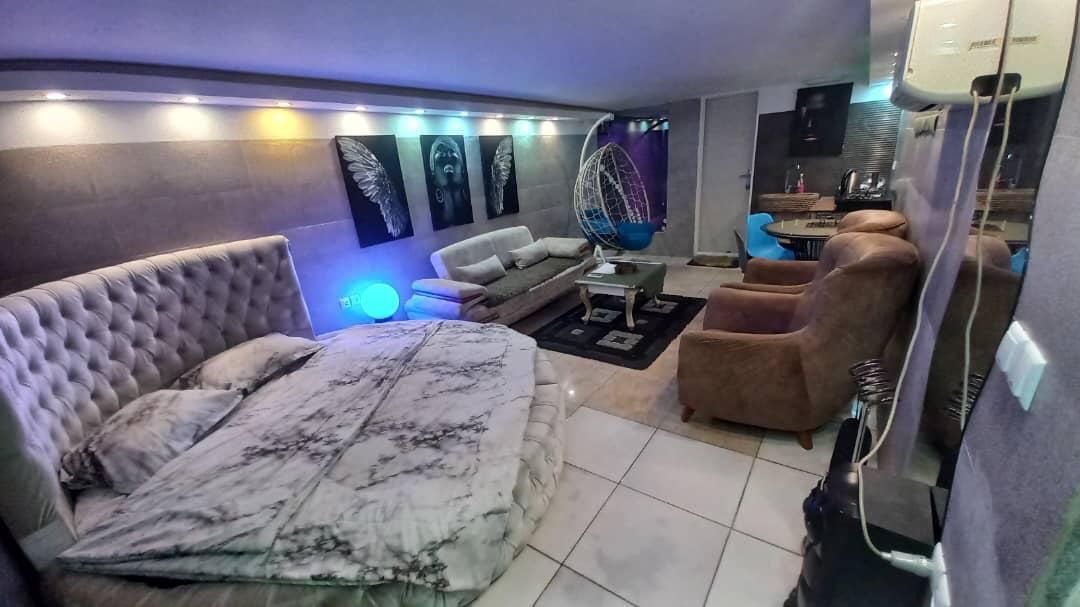 اجاره روزانه/هفتگی/ماهانه آپارتمان میدان انقلاب|اجارهٔ کوتاهمدت آپارتمان و سوئیت|تهران, فلسطین (میدان انقلاب)|دیوار