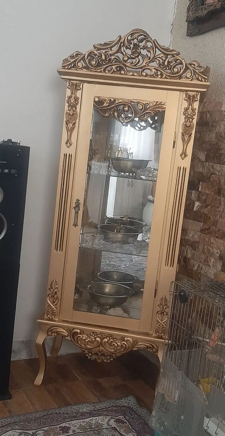 مینی بوفه طلایی کاملا سالم و تمیز تخفیف هم داره|بوفه، ویترین، کنسول|کرج, ملک‌آباد|دیوار