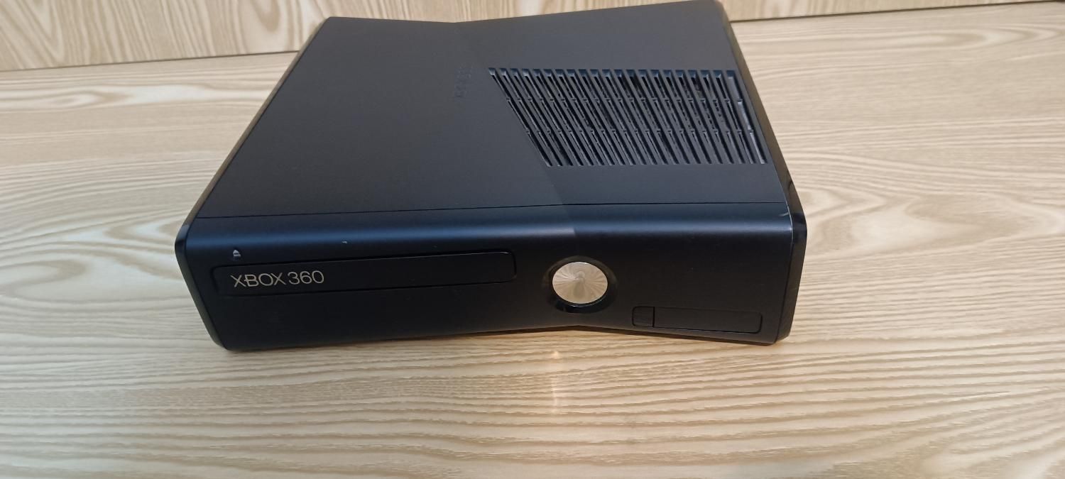 ایکس‌باکس 360 به همراه فرمان بازی و دوربین Kinect|کنسول، بازی ویدئویی و آنلاین|بومهن, |دیوار