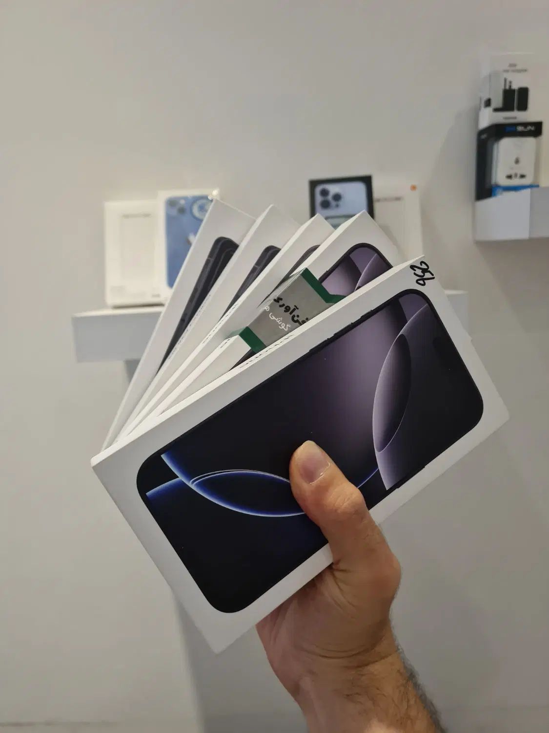 آیفون 16 Pro Max آکبند شرکتی زیر قیمت ایران مشکی|موبایل|تهران, مرزداران|دیوار