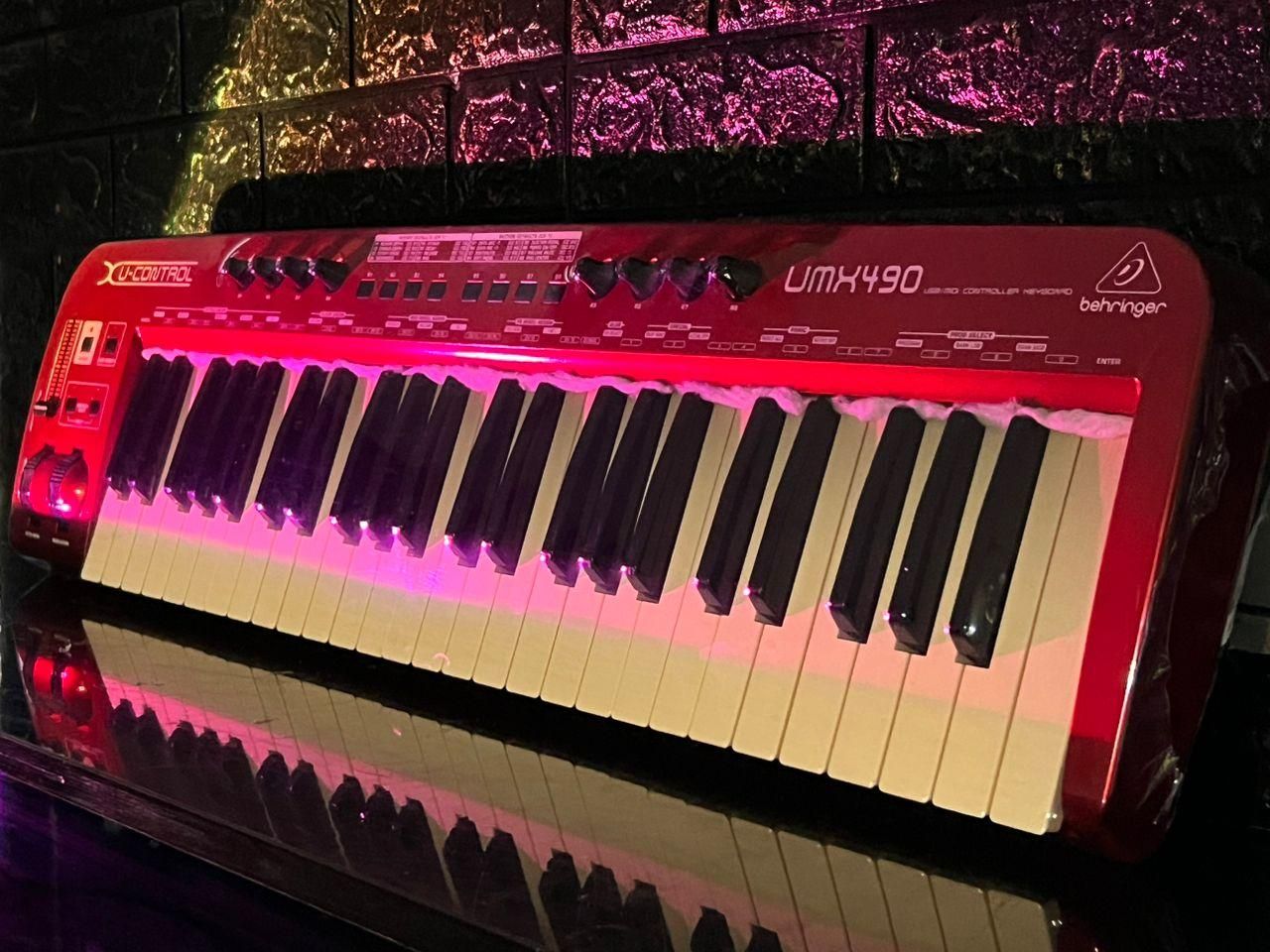 میدی کنترلر BEHRINGERمدل UMX490|پیانو، کیبورد، آکاردئون|رشت, لاکانی|دیوار