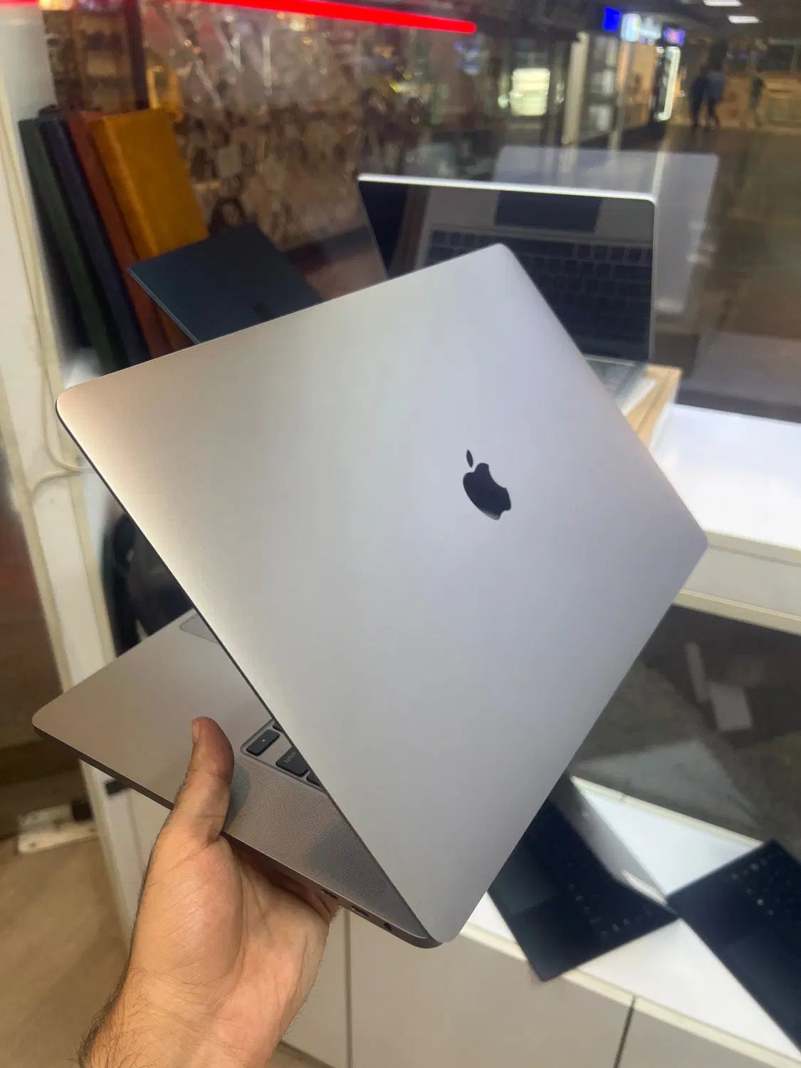 Macbook pro 2019 i9 رم ۶۴ ۸ گیگ گرافیک|رایانه همراه|تهران, میدان ولیعصر|دیوار