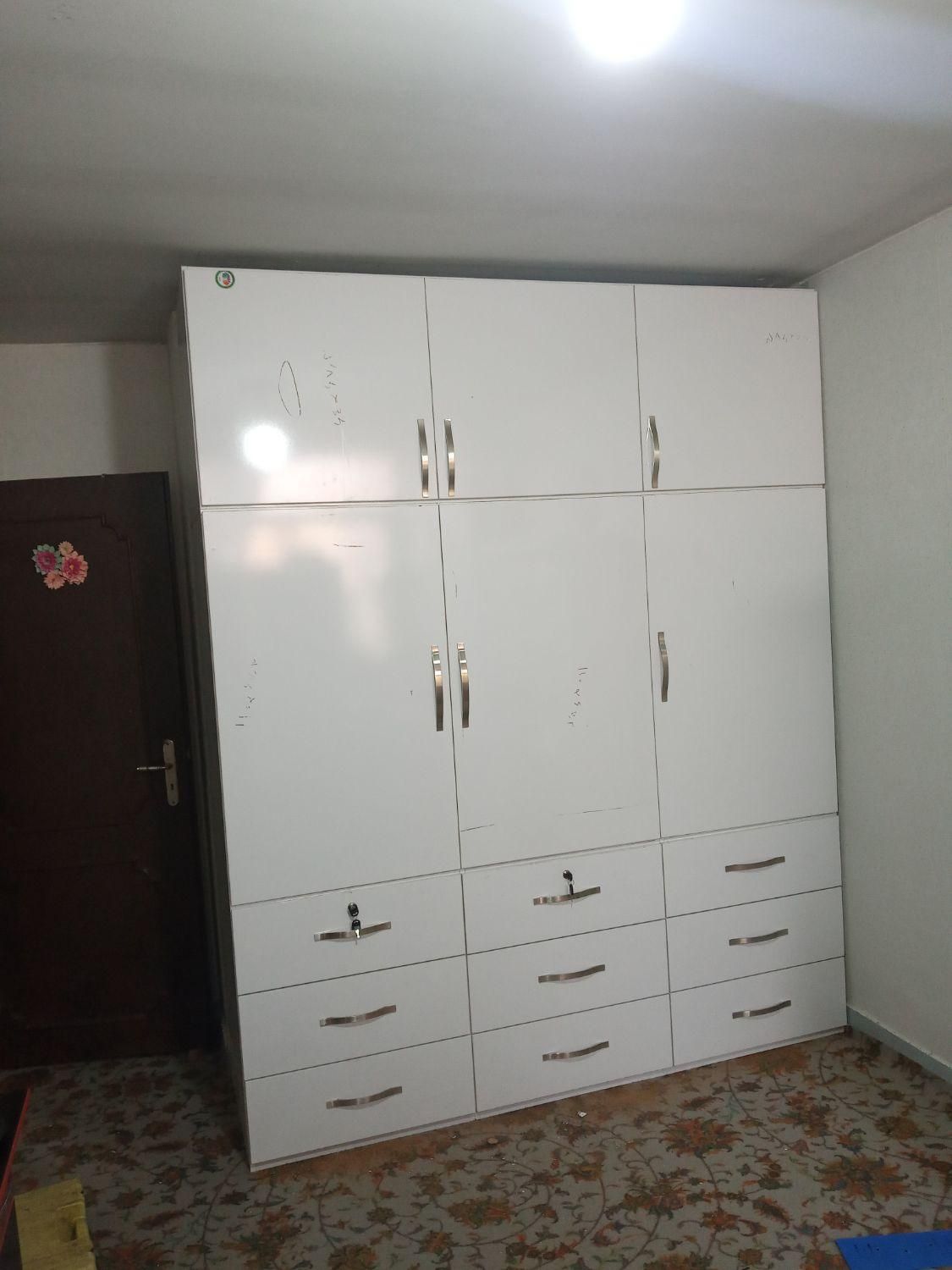 نصب کمد و کابینت|کتابخانه، شلف، قفسه‌های دیواری|رباط‌کریم, |دیوار