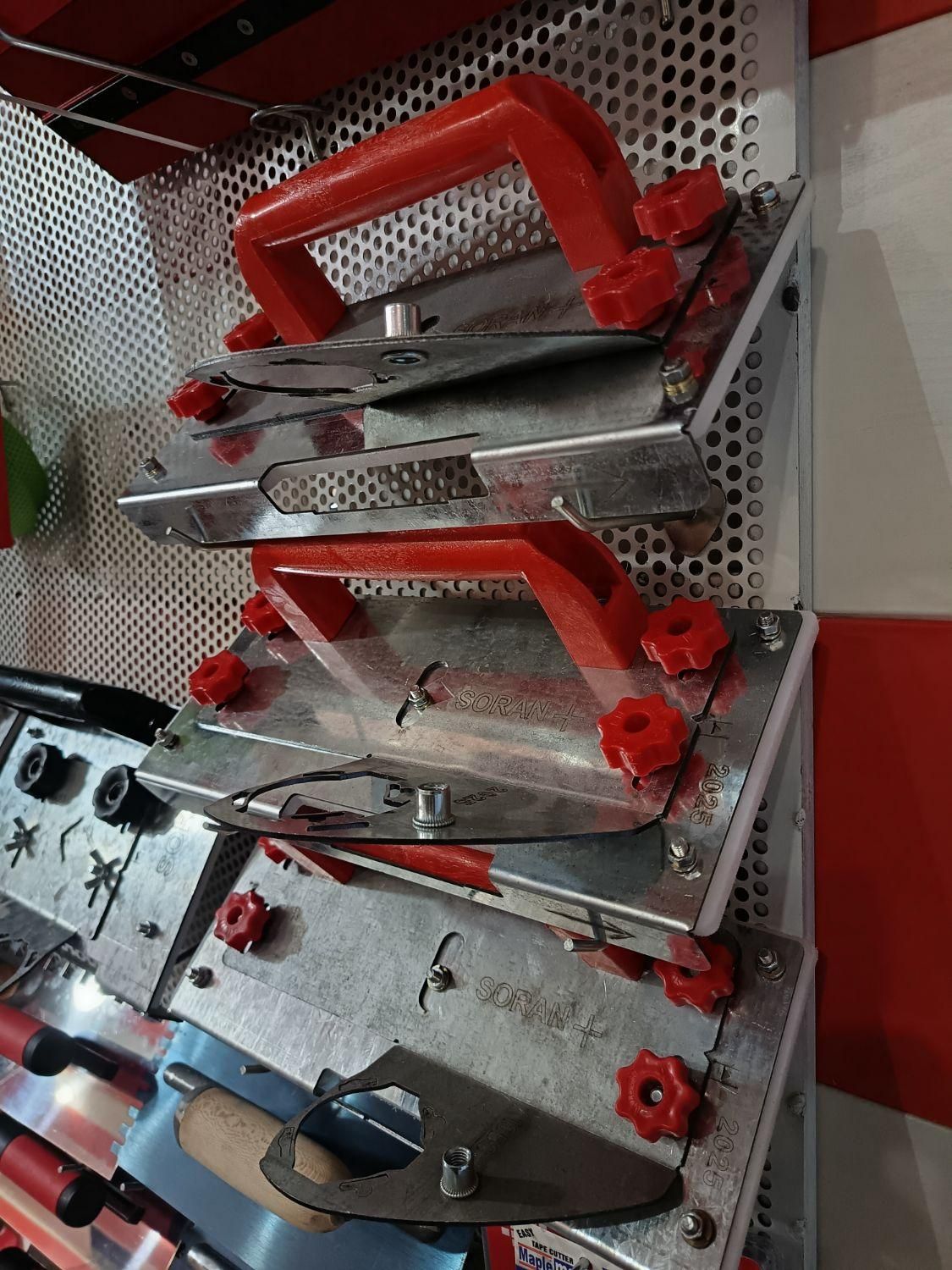 فارسیبر فارسی بر کونیک پرسلان اسلب سنگ سرامیک|ابزارآلات|نجفآباد, الله اکبر|دیوار