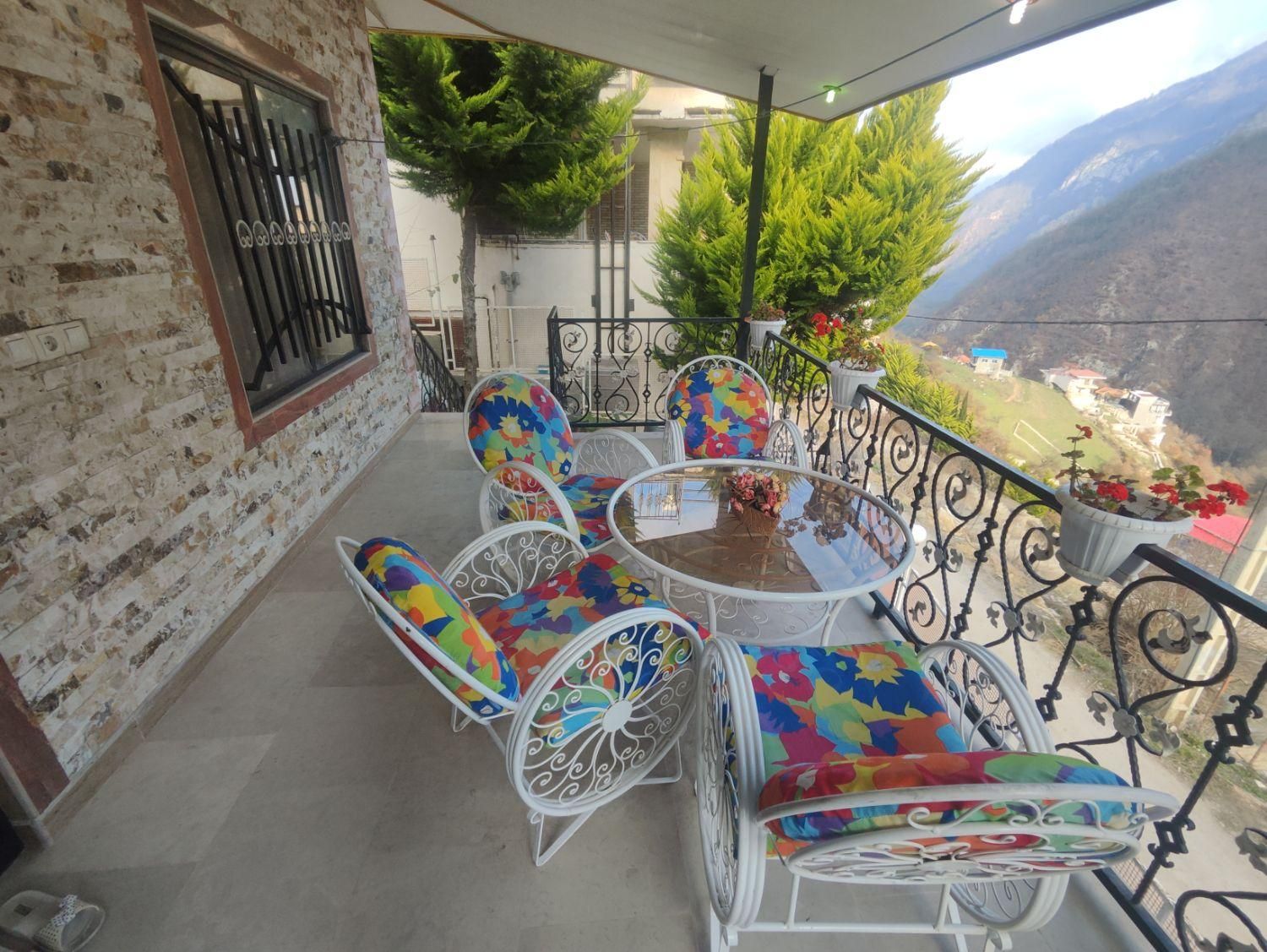 ویلا جنگلی دوهزار|اجارهٔ کوتاه‌مدت ویلا و باغ|خرم‌آباد (تنکابن), |دیوار