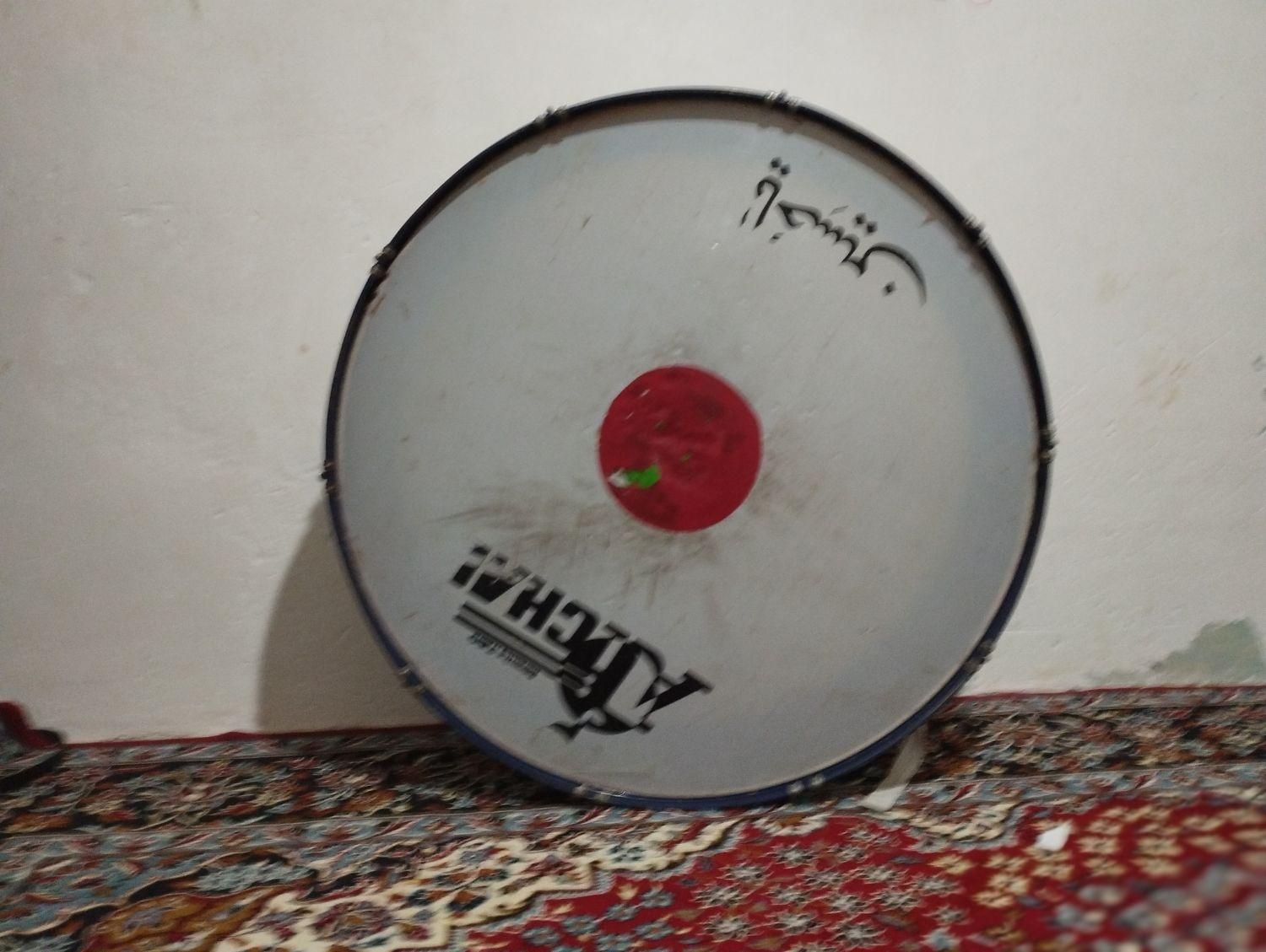 طبل یک‌ متری|درام و پرکاشن|بروجرد, |دیوار