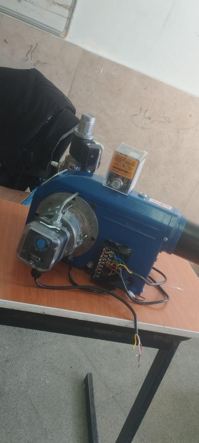 لوله کشی و نصب شیر الات و نصب پمپ و ...|خدمات پیشه و مهارت|گالیکش, |دیوار