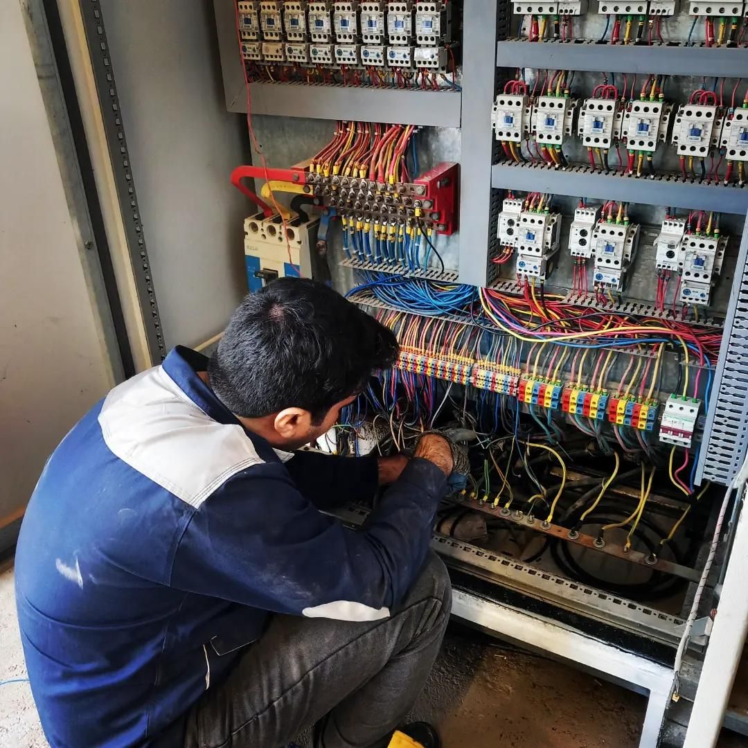 برقکار/برق کار صنعتی/اینورتر/PLC/دستگاه کل اهواز|خدمات پیشه و مهارت|اهواز, کیانشهر|دیوار