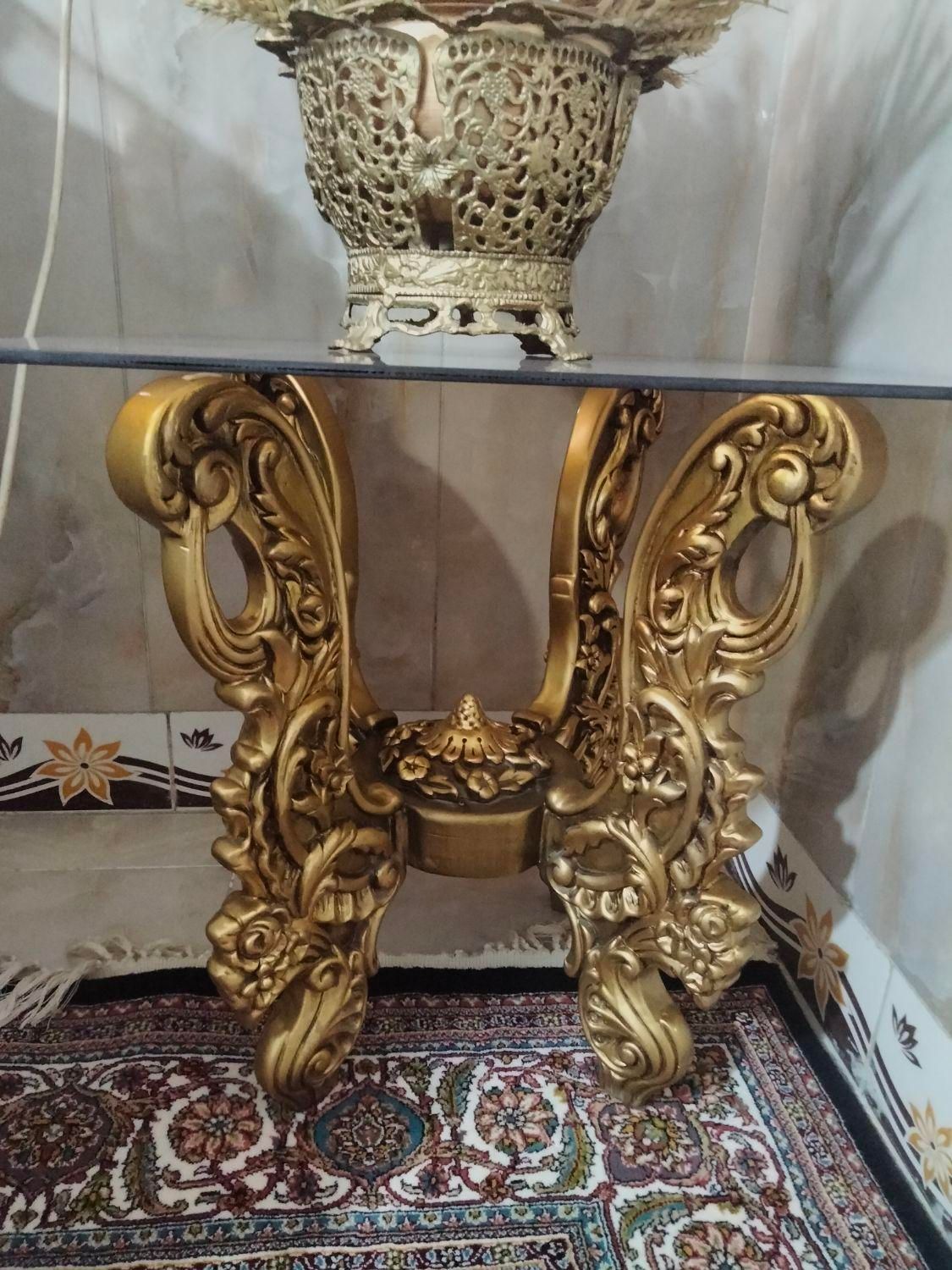 جلو مبلی و میز عسلی چوب راش ورق طلا|مبلمان خانگی و میز عسلی|بهارستان, |دیوار