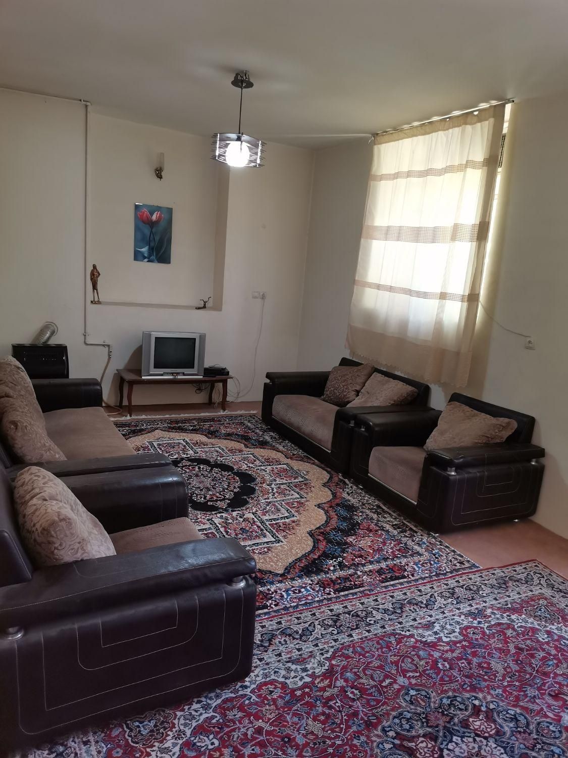 منزل مبله اجاره ای در بلوار سرداران ریاستی اول|اجارهٔ کوتاه‌مدت آپارتمان و سوئیت|شیراز, ریاستی|دیوار