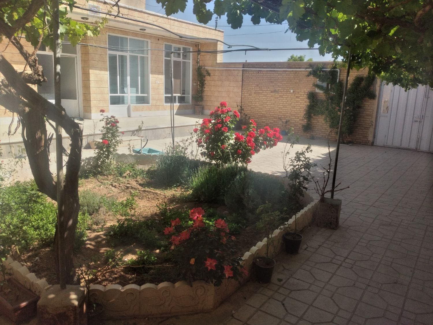 فروش خانه ویلایی|فروش خانه و ویلا|آباده, |دیوار