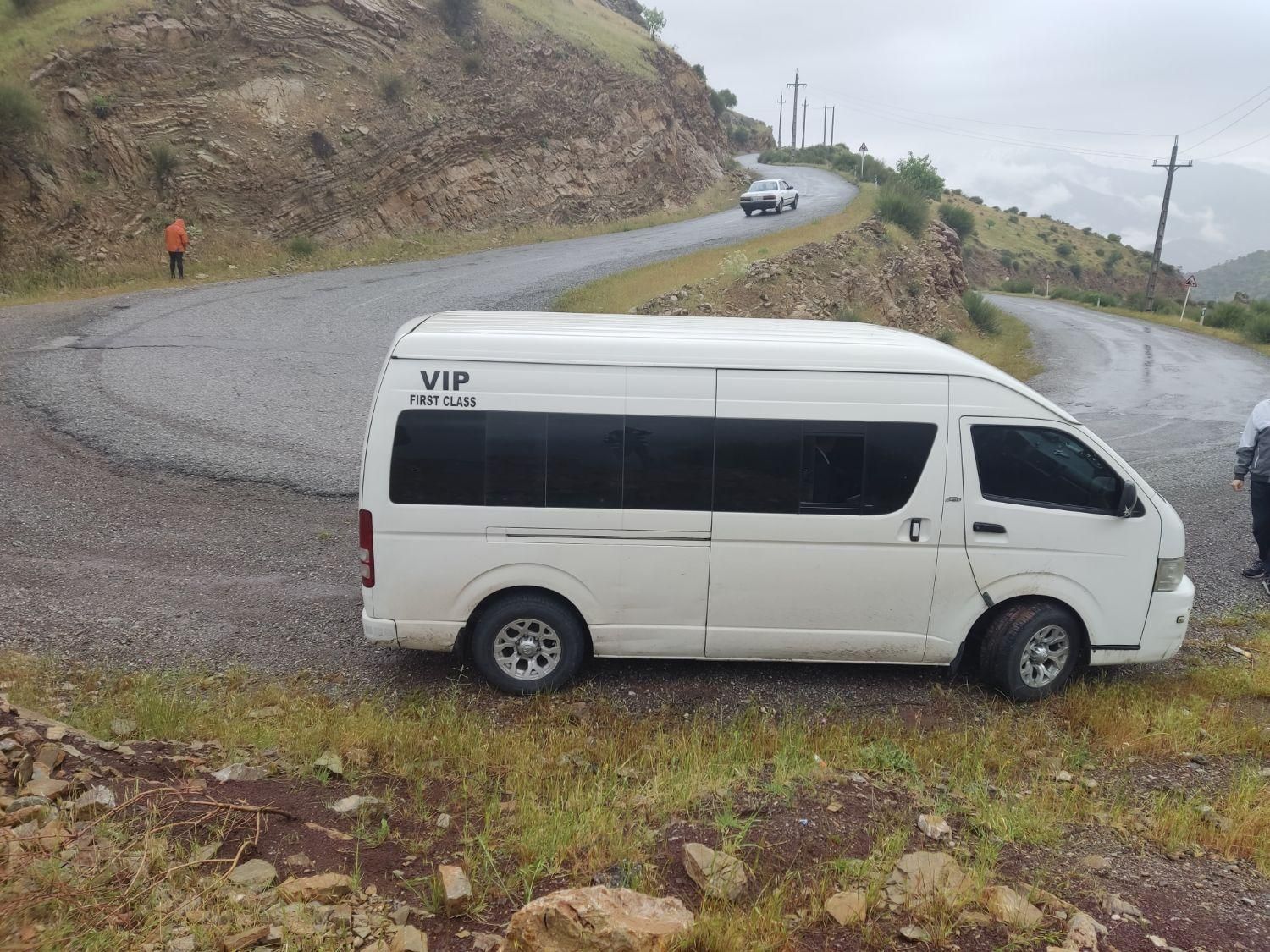 ون تویوتا هایس 14نفره به تمام نقاط ایرانVIPتوریستی|خدمات حمل و نقل|کرمانشاه, |دیوار