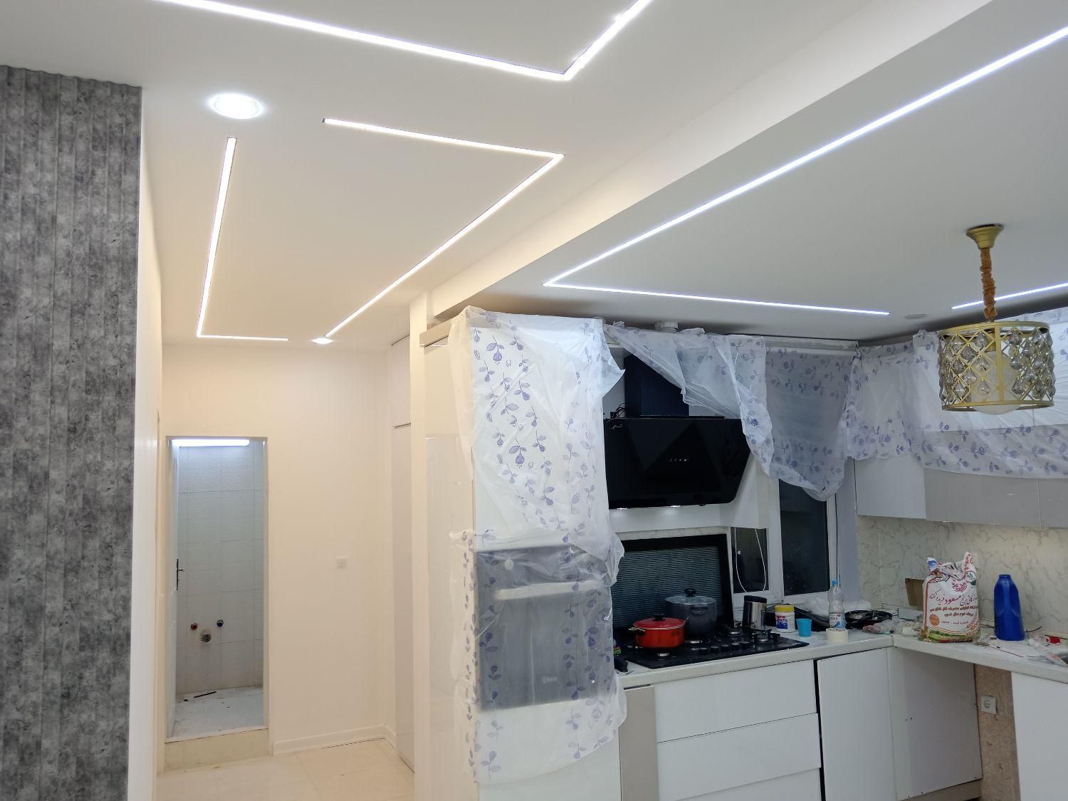 لاینر. لاینر بین کابینتی . لاینر روکار  و انواع..|ریسه و چراغ تزئینی|کرمان, |دیوار