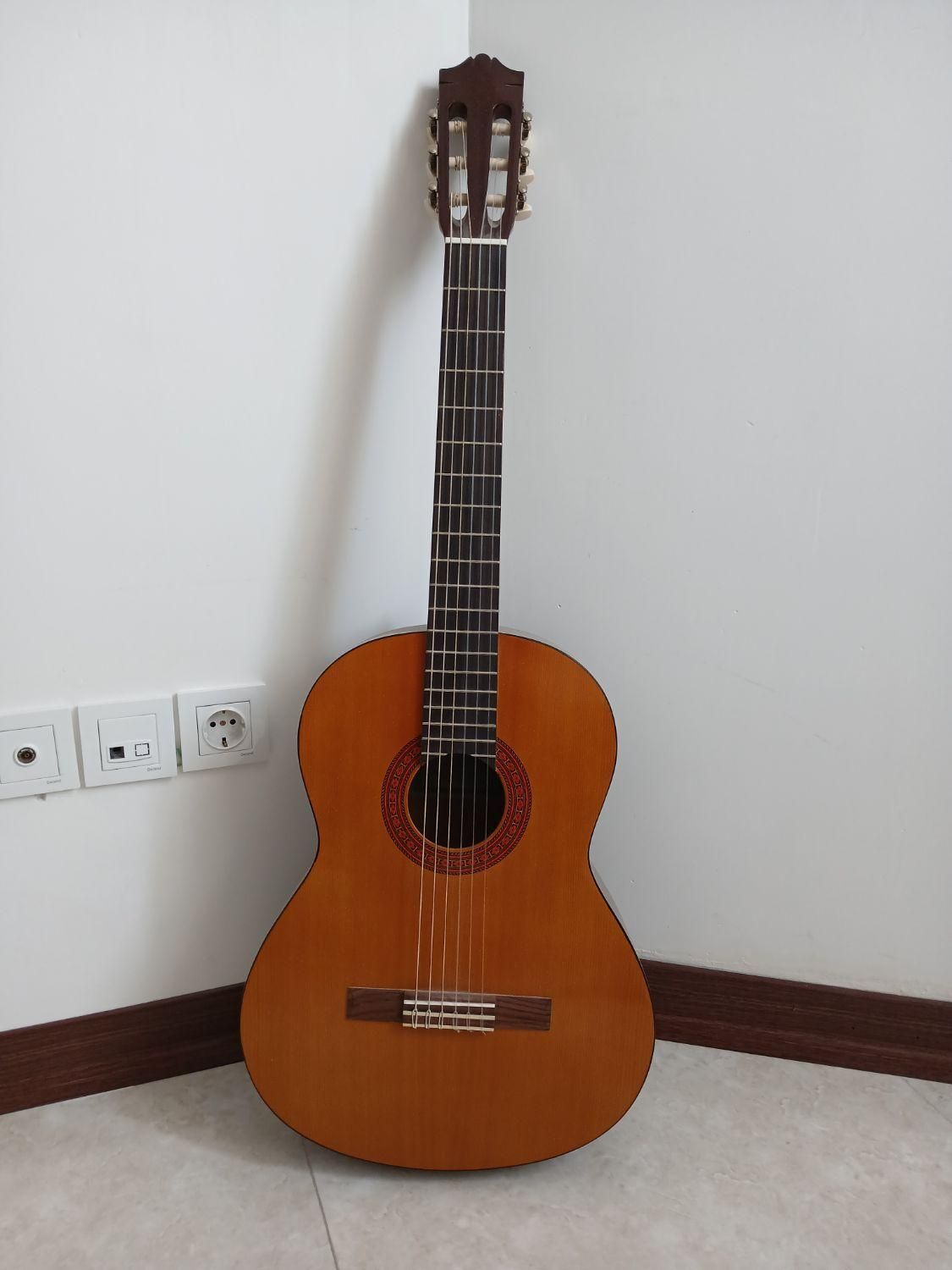 گیتارc40 اصلی نوی نو|گیتار، بیس، امپلیفایر|بجنورد, |دیوار