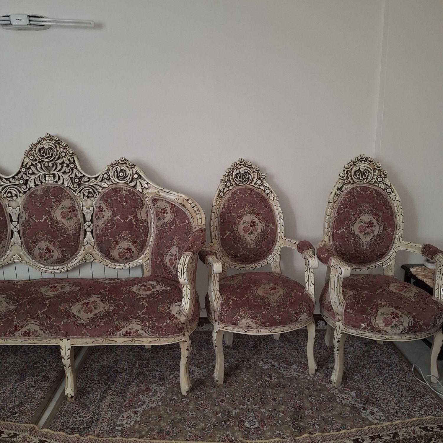 مبل سلطنتی ۹ نفره با کاور پارچه ای سالم چوب گردو|مبلمان خانگی و میز عسلی|تهران, تهرانپارس شرقی|دیوار