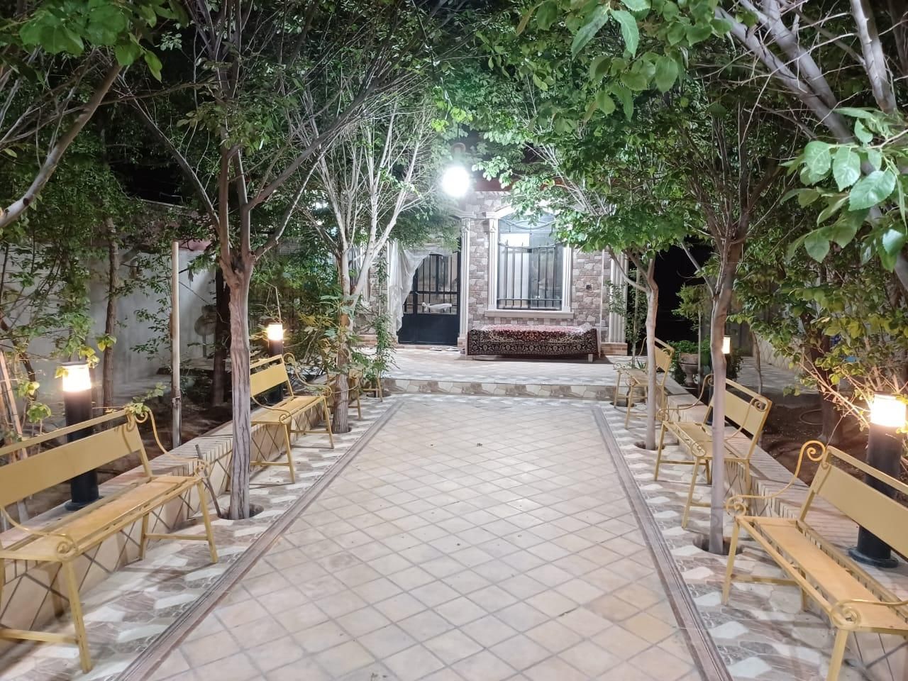 اجازه روزانه باغ ویلای سرسبز|اجارهٔ کوتاهمدت ویلا و باغ|کاشان, میدان میوه تره بار|دیوار