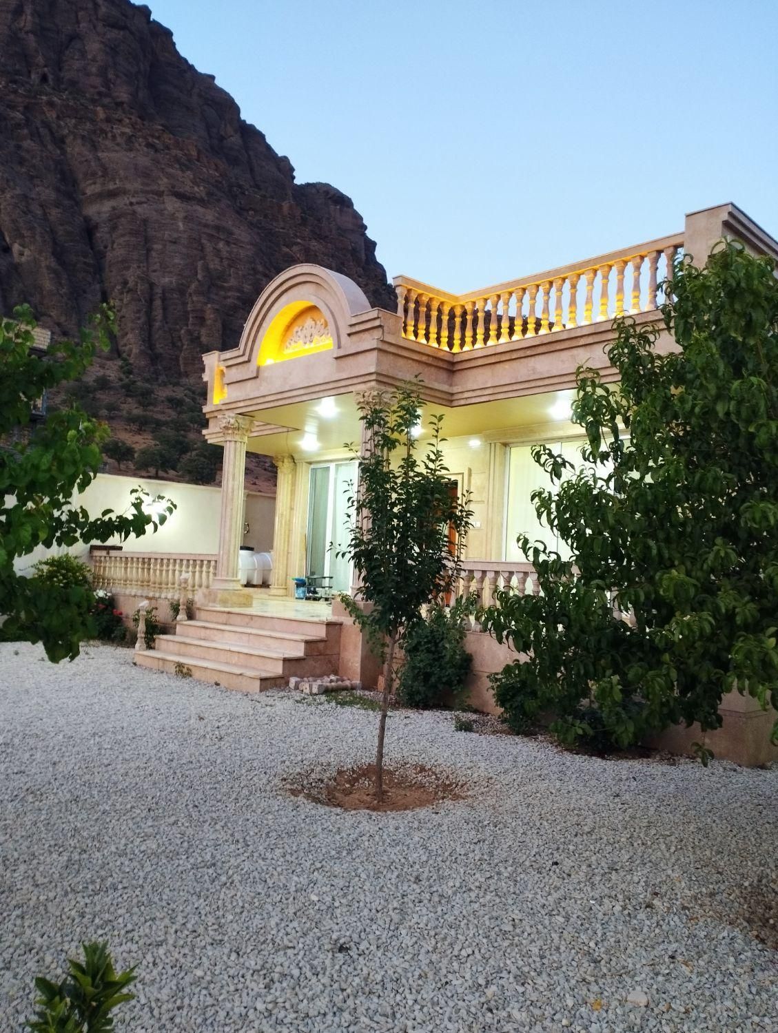 ویلا استخر دار آب گرم در باغ دایی|اجارهٔ کوتاه‌مدت ویلا و باغ|خرم‌آباد, |دیوار