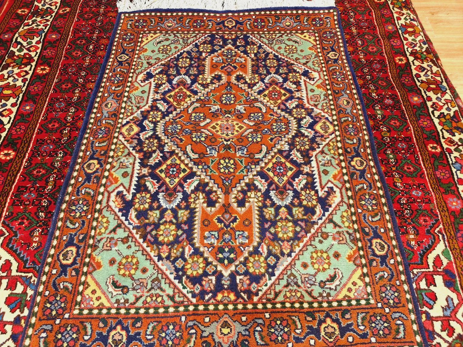 ذرع و نیم دستباف تبریز زمینه سرمه ای|فرش|تهران, اکباتان|دیوار