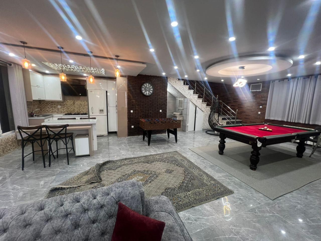 ویلا ۳ خواب با استخرداخل در کردان|اجارهٔ کوتاه‌مدت ویلا و باغ|هشتگرد, |دیوار