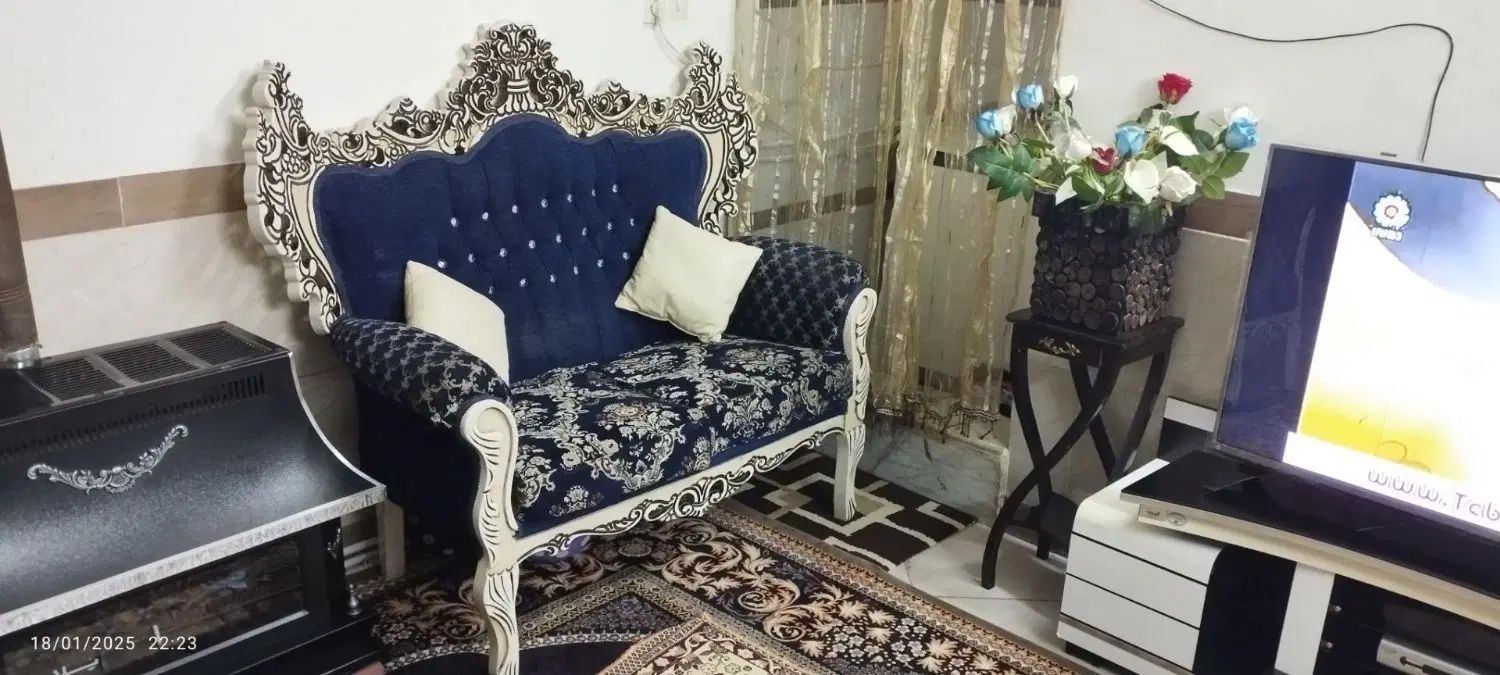 مبلمان سلطنتی۷نفره همراه سه عددمیزعسلی سالم وتمیز|مبلمان خانگی و میز عسلی|شهریار, شهرک بهاران (ویره)|دیوار