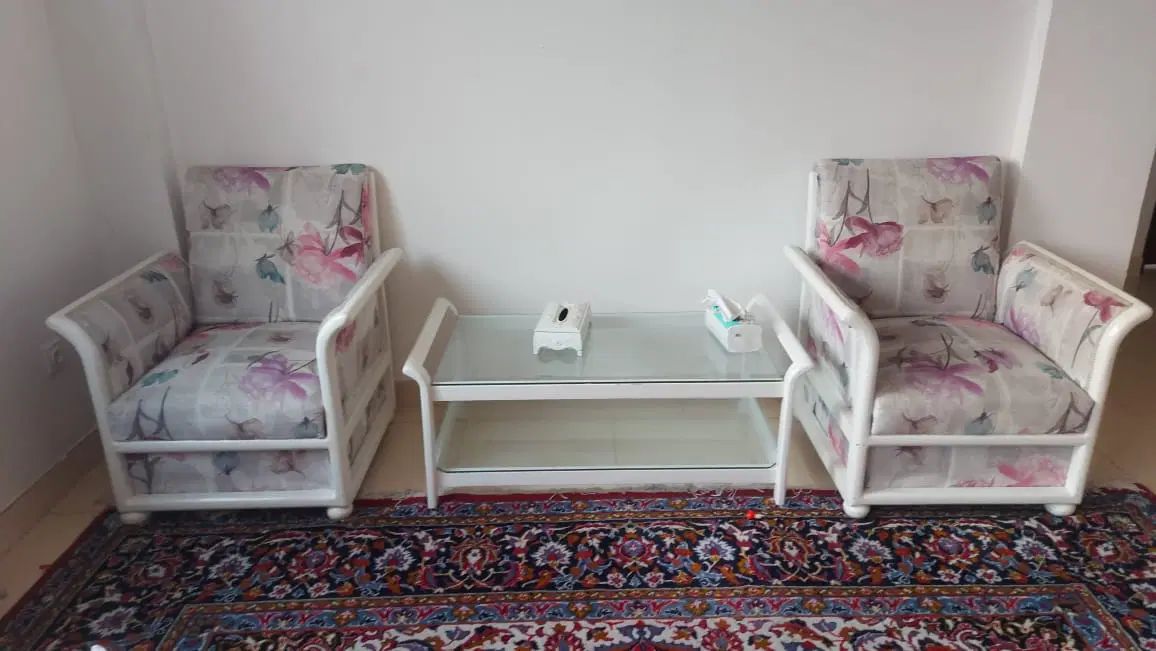 مبل تک نفره ۲عدد|مبلمان خانگی و میز عسلی|رشت, باهنر|دیوار