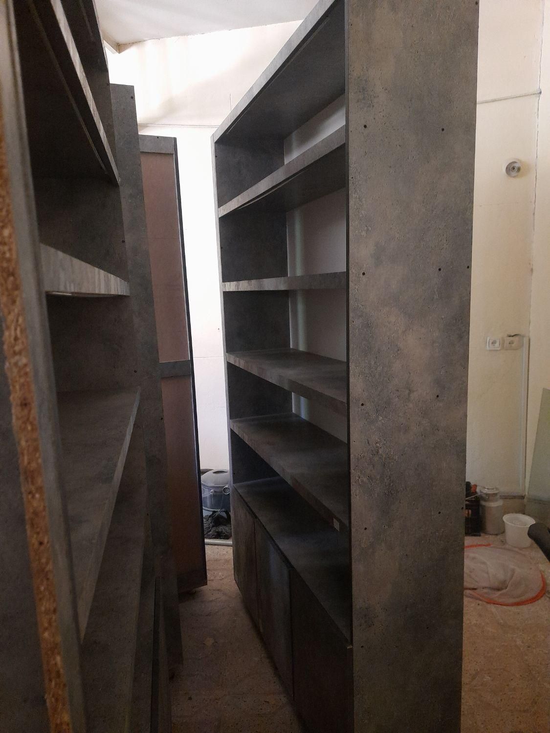 قفسه چوب و در ام دی اف کابینت|کتابخانه، شلف، قفسه‌های دیواری|مشهد, سراب|دیوار