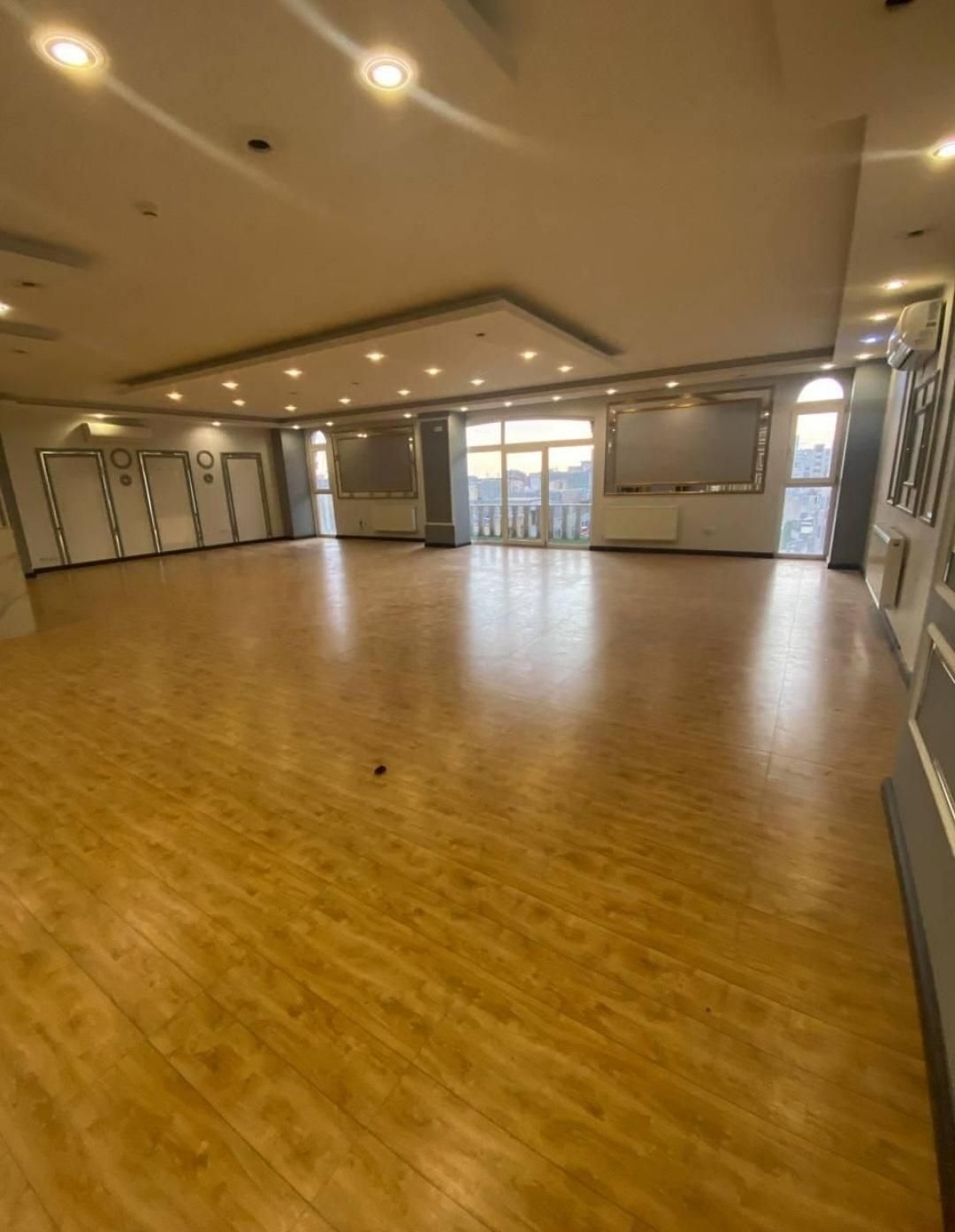 اجاره واحد اداری ۱۸۰ متری هشتگرد|اجارهٔ دفتر کار، اتاق اداری، مطب|هشتگرد, مدرس|دیوار