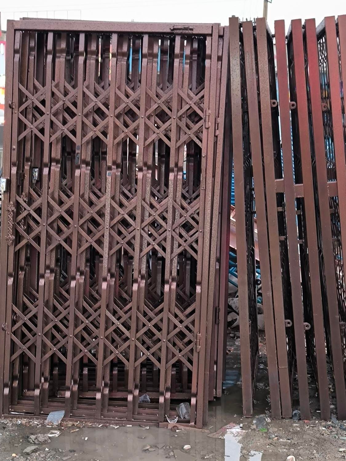 حفاظ درب و پنجره آکاردئونی و آهنی ورودی انباری|مصالح و تجهیزات ساختمان|کرج, کمالشهر|دیوار