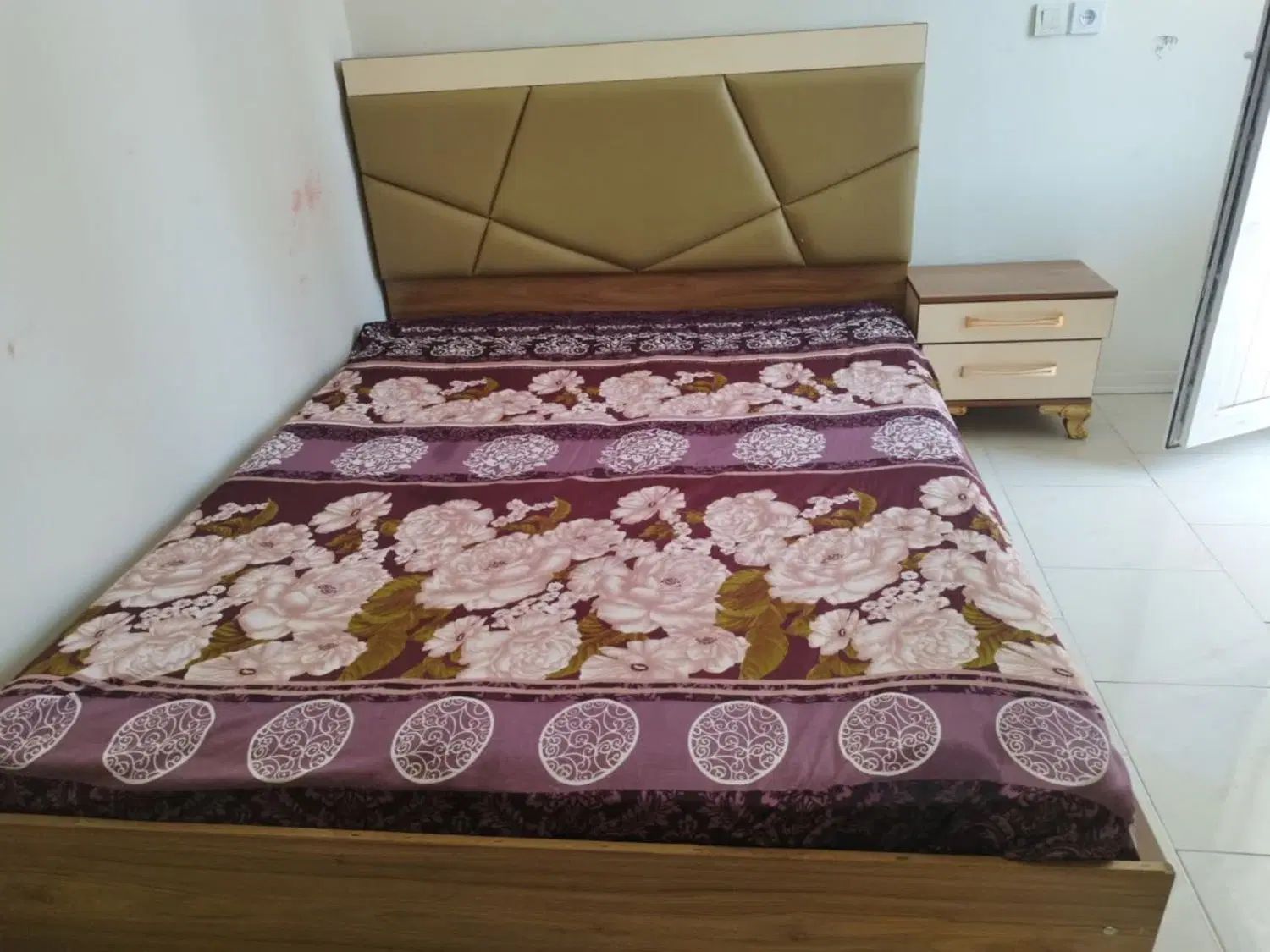 تخت خواب دونفره|تخت و سرویس خواب|تهران, خاک سفید|دیوار