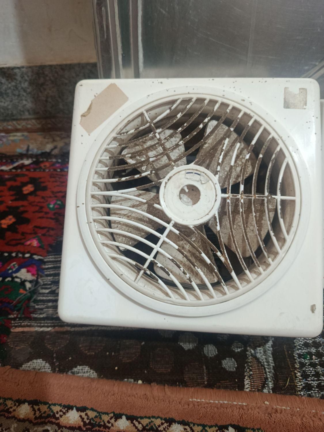سه عدد فن یکی ۳۰۰ و دیگری ۴۰۰تومان و۶۰۰|پنکه و تصفیه‌کنندهٔ هوا|زاهدان, |دیوار