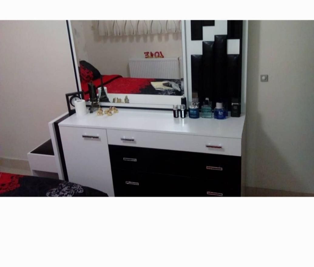 سرویس خواب|تخت و سرویس خواب|اصفهان, باغ فردوس|دیوار