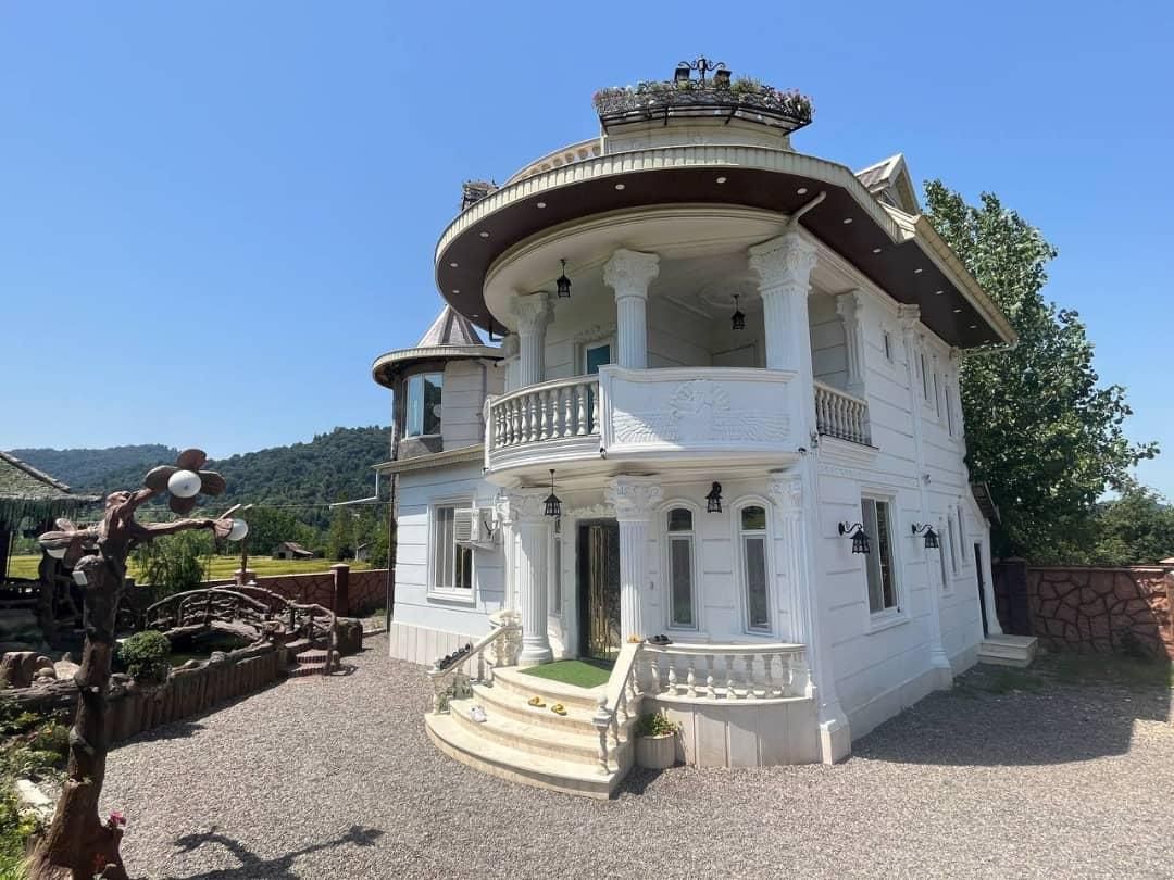 اجاره ویلا استخردار جنگلی روف گاردن با ویو 360|اجارهٔ کوتاهمدت ویلا و باغ|رشت, استادسرا|دیوار