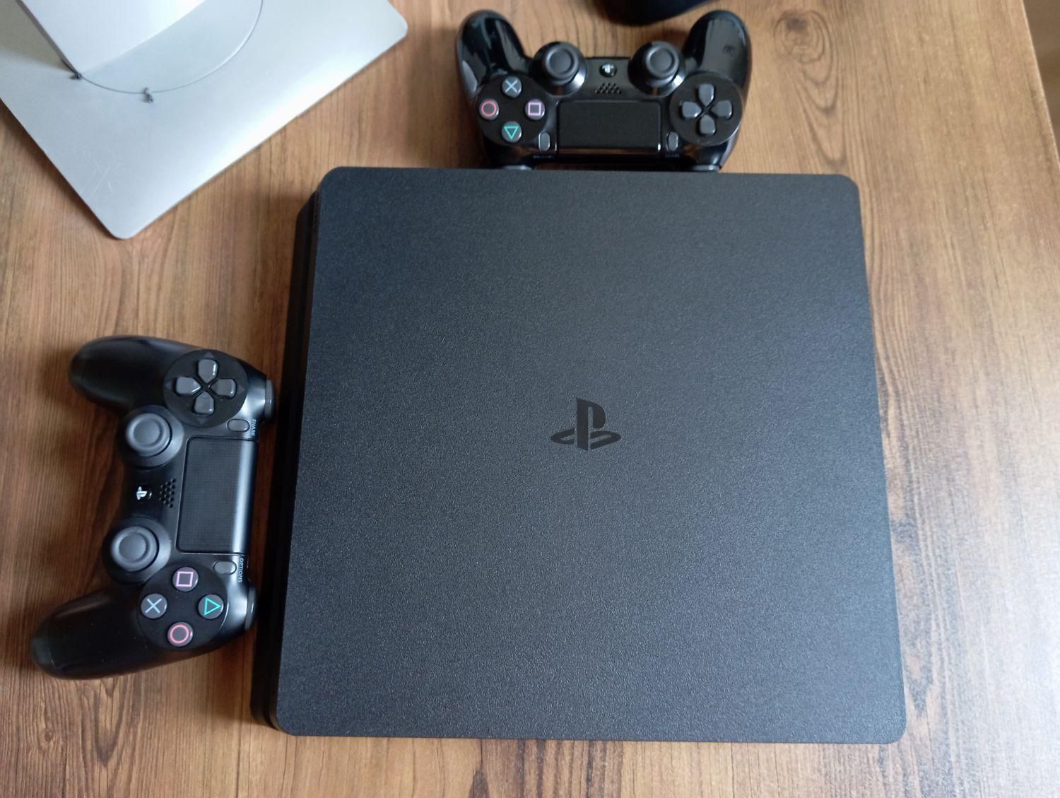 ps4 یک ترا دو دسته به همراه بازی ارجینال در حد|کنسول، بازی ویدئویی و آنلاین|شیروان (خراسان), |دیوار