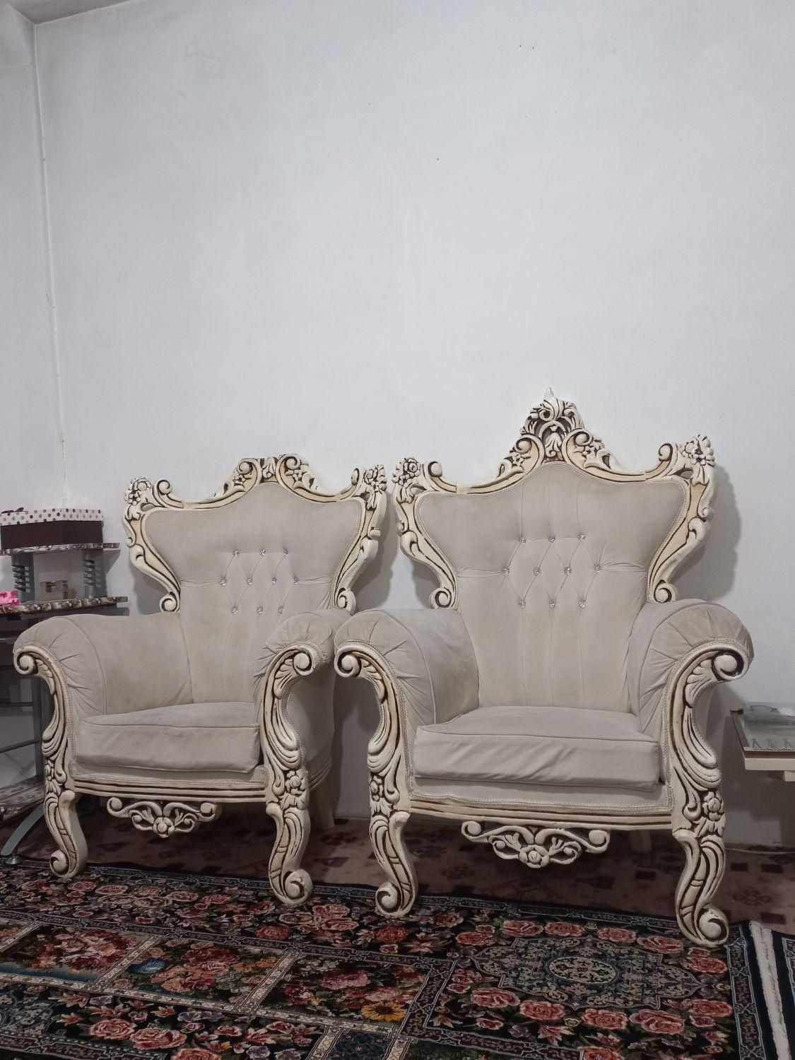 مبل ۷ نفره سلطنتی فقط احتیاج به شستن دارد|مبلمان خانگی و میز عسلی|رباط‌کریم, |دیوار