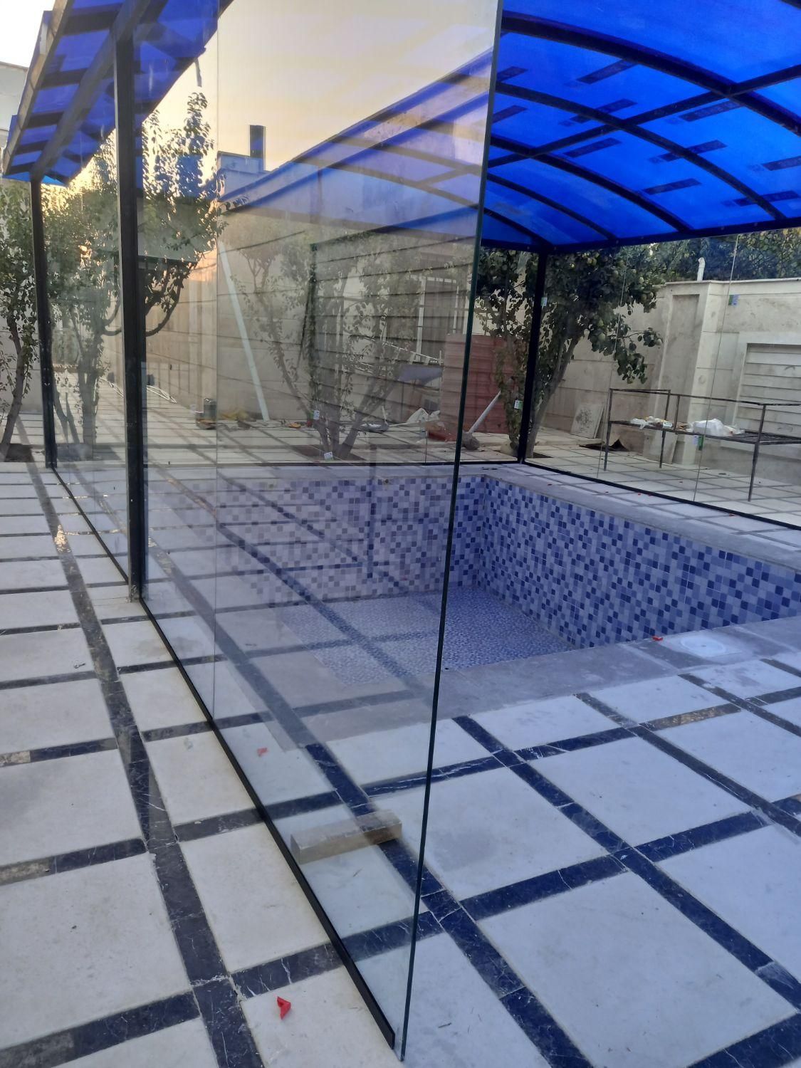 خدمات شیشه ساختمان . مغازه .وسوله . پارکینگ|خدمات پیشه و مهارت|چهارباغ, |دیوار