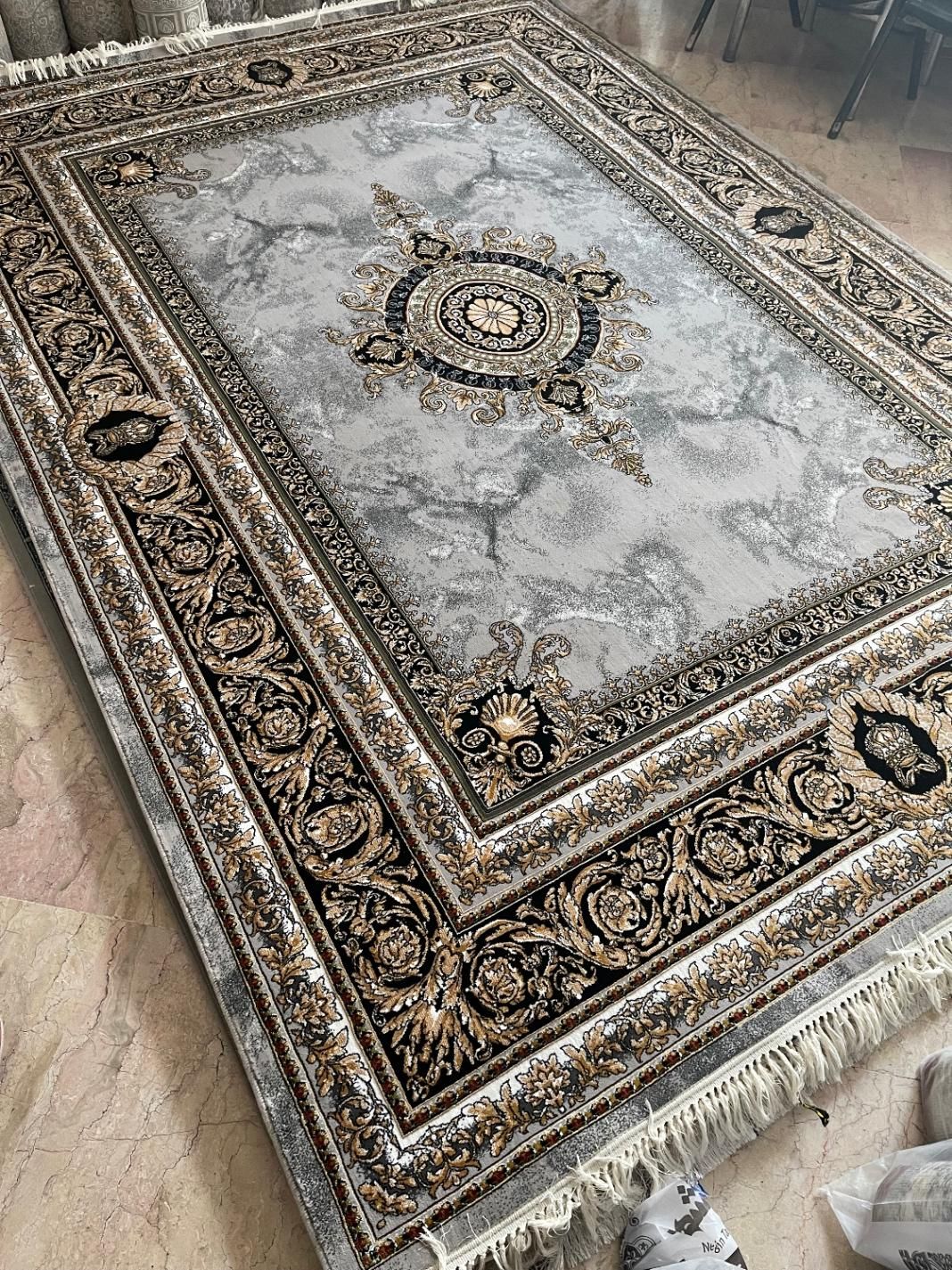 فرش عارف ترمه ۷۰۰شانه|فرش|تهران, فلسطین (میدان انقلاب)|دیوار