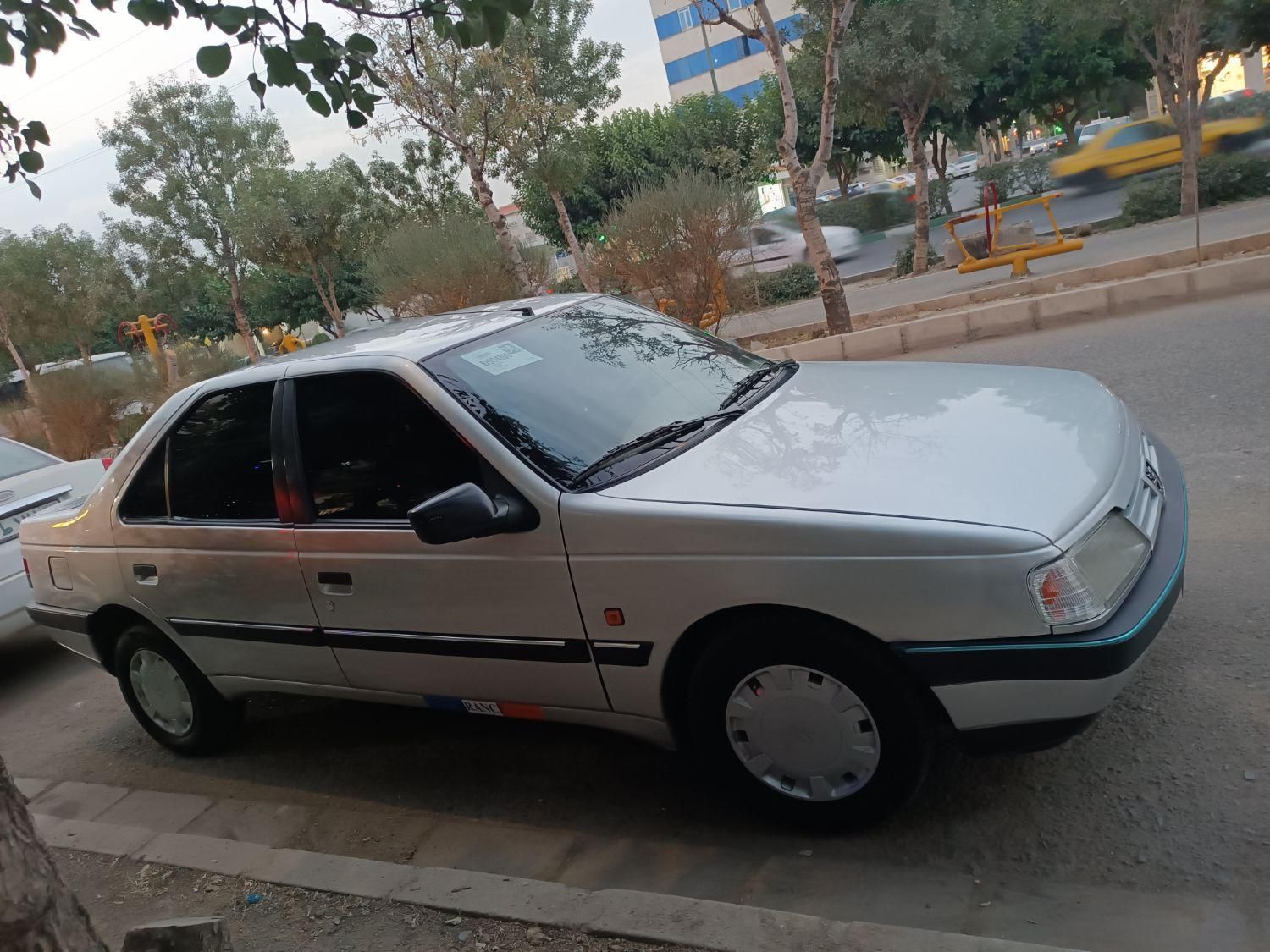 پژو 405 GLi - دوگانه سوز LPG، مدل ۱۳۹۲|خودرو سواری و وانت|کرج, شهرک یاس شمالی|دیوار