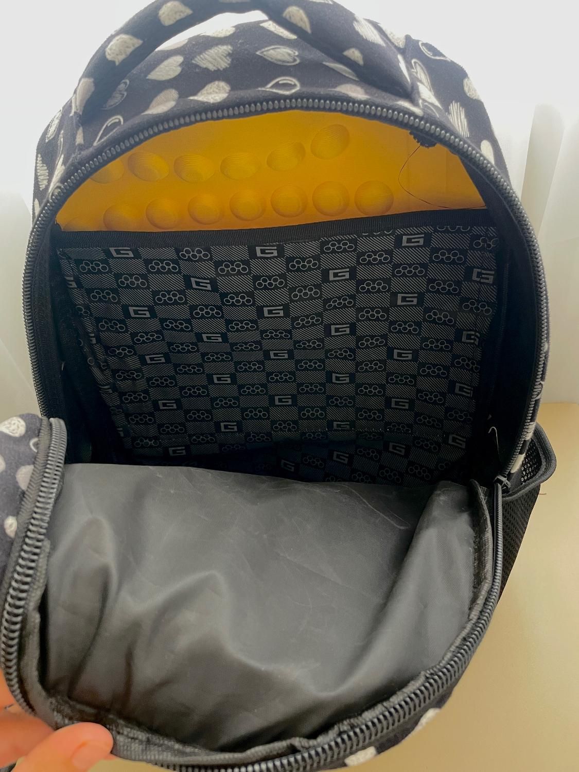 کوله پشتی|کیف، کفش، کمربند|ری, صفاییه (چشمه علی)|دیوار