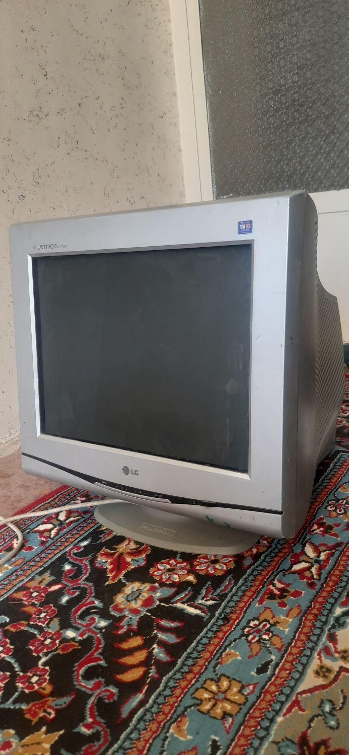 مانیتور  کامپیوتر مدل لبخند|قطعات و لوازم جانبی رایانه|مبارکه, |دیوار