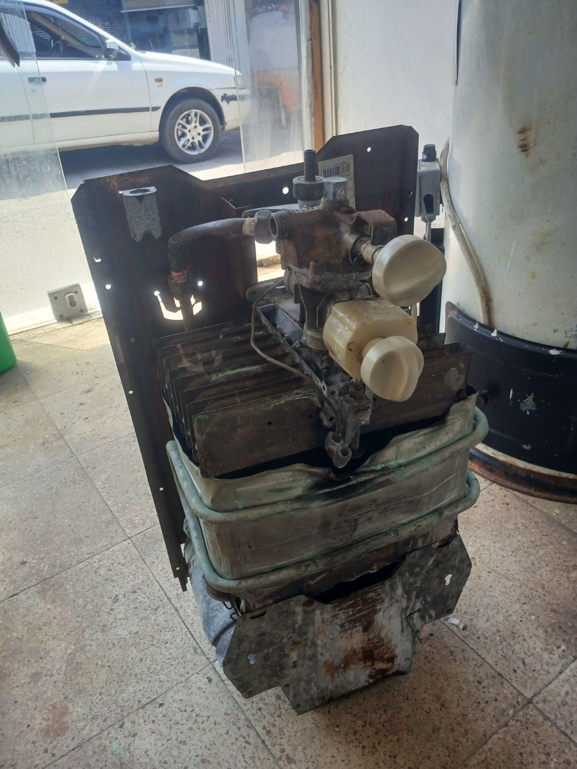 سرویس آبگرمکن دیواری و ایستاده|خدمات پیشه و مهارت|چالوس, |دیوار