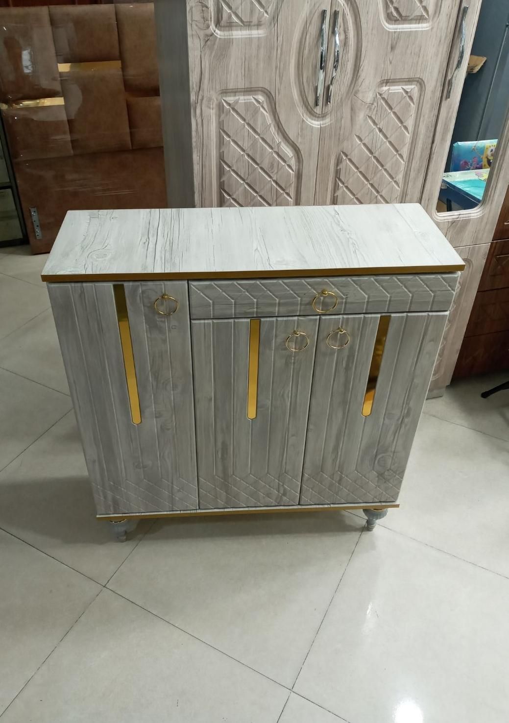 فروش انواع جاکفشی بزرگ و جادار نو(ماهان)|جاکفشی، کمد، دراور|سمنان, |دیوار