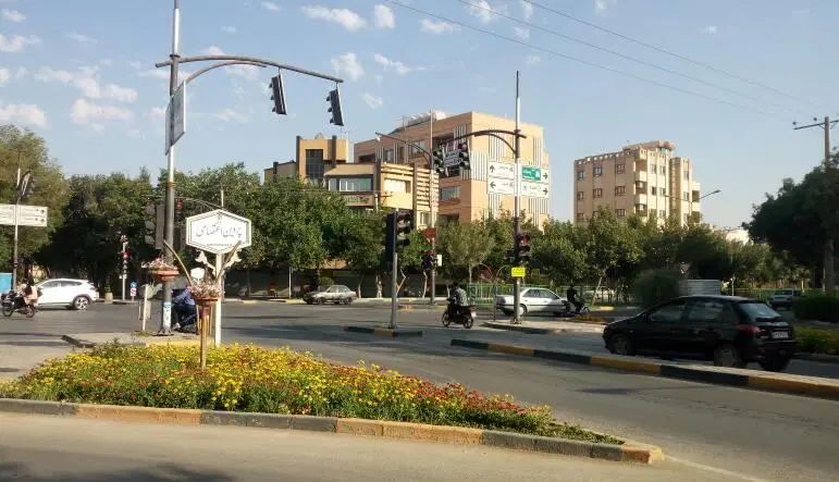 اجاره90متر مغازه/انشعابات کامل/حکیم نظامی|اجارهٔ مغازه و غرفه|اصفهان, سیچان|دیوار