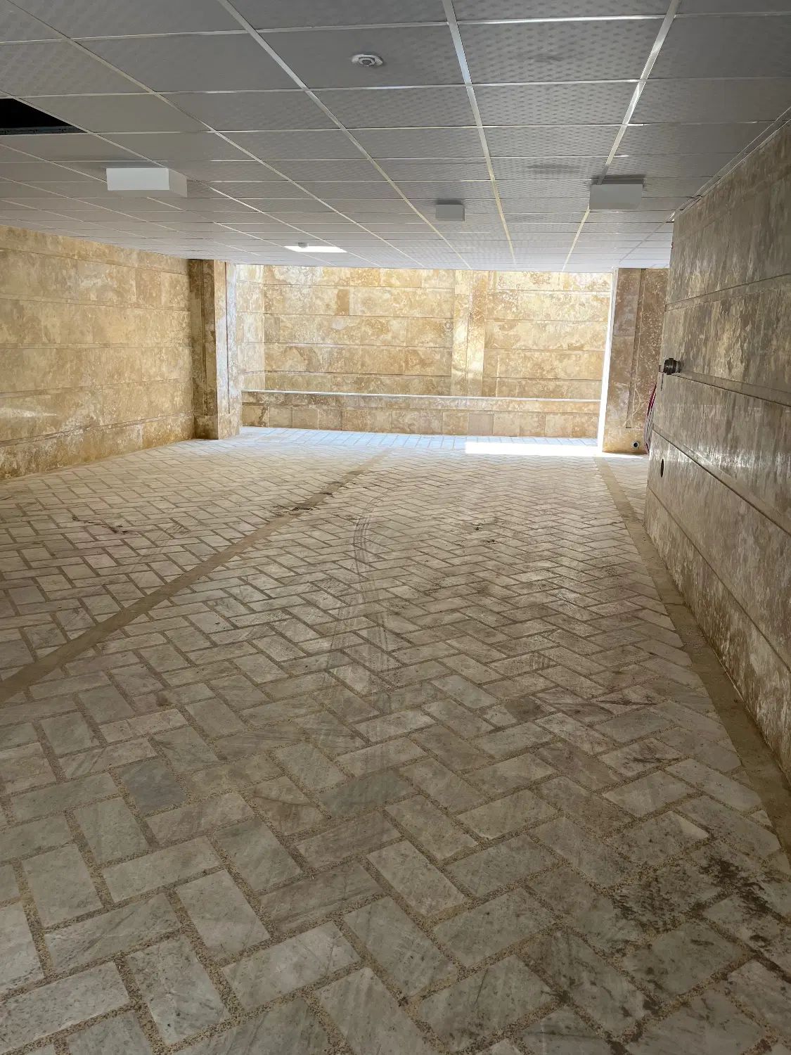 فروش واحد سنددار در بر خیابان امام حسین|فروش آپارتمان|رشت, شهرک صبا|دیوار