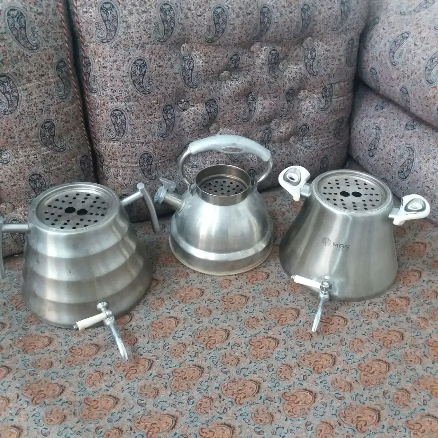 کتری رو گازی / قابلمه کوزه ای/ چرخ گوشت دستی/ هونگ|قوری، کتری، قهوه‌ساز دستی|کرج, شاهین‌ویلا|دیوار