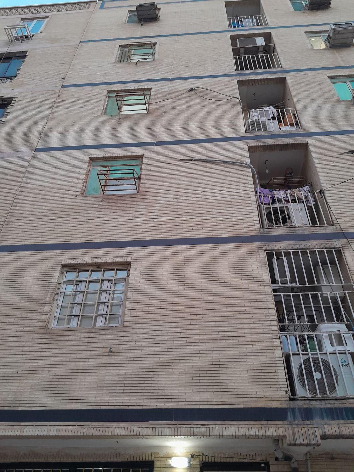 ۷۶متری۲خواب/ امیر آباد/دکتر ابراهیمی/ نقدی ۱و ۴۰۰|فروش آپارتمان|بندرعباس, |دیوار